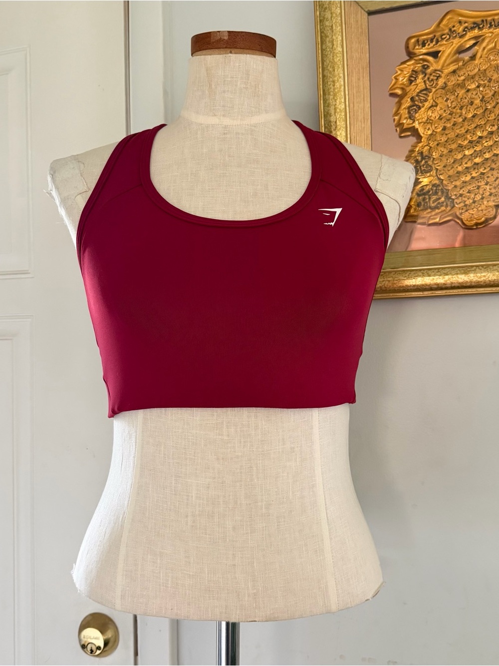 Athletic girl Gymshark Maroon racerback sports bra size Medium EUC